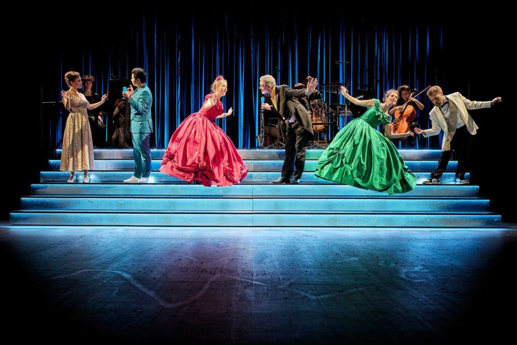 Basé sur les contes de Perrault, cet opéra de Cendrillon en font une histoire à découvrir en famille